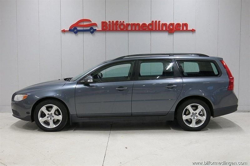 Grå samma som bilen Begagnad 2008 Volvo V70 Kombi | 54 900 kr (Bra pris) - Bild 1/4