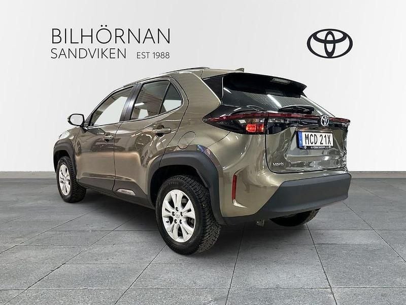 Begagnad Toyota Yaris Hybrid Active 117 HK (86 kW) 2023 Grön