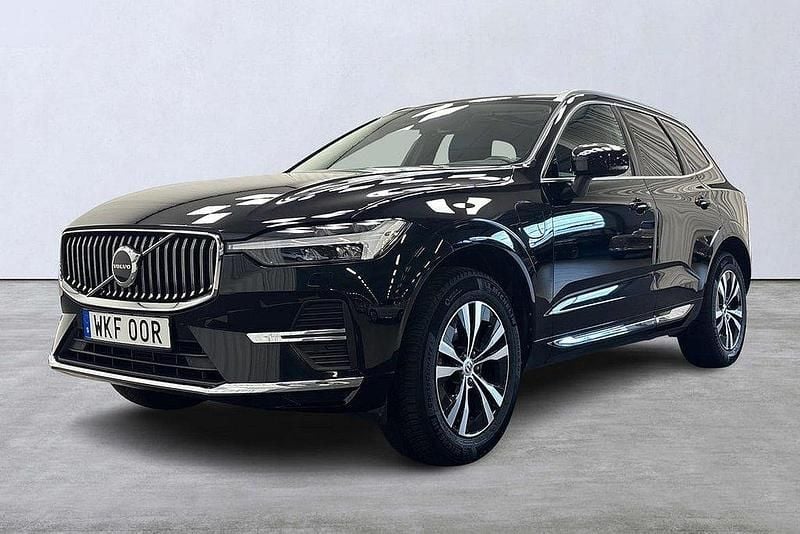 Svart Begagnad 2022 Volvo XC60 Core SUV | 454 900 kr (Marknadspris) - Bild 1/4