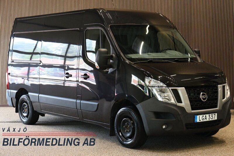 Svart Begagnad 2016 Nissan NV400 Van | 134 900 kr (Bra pris) - Bild 1/4