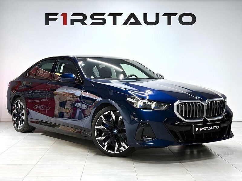 Blå Begagnad 2023 BMW i5 M Sport Sedan | 669 900 kr (Lite dyr) - Bild 1/4