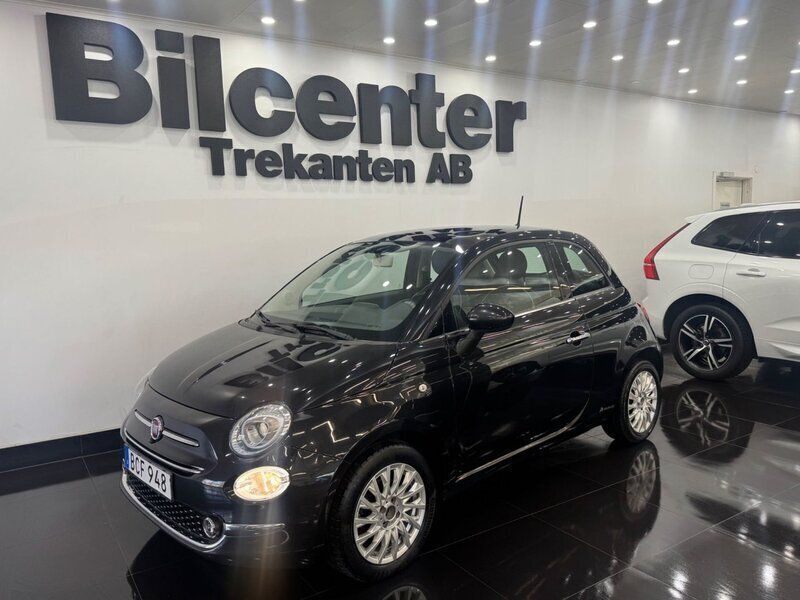Svart Begagnad 2016 Fiat 500 Lounge Halvkombi | 69 900 kr (Marknadspris) - Bild 1/4