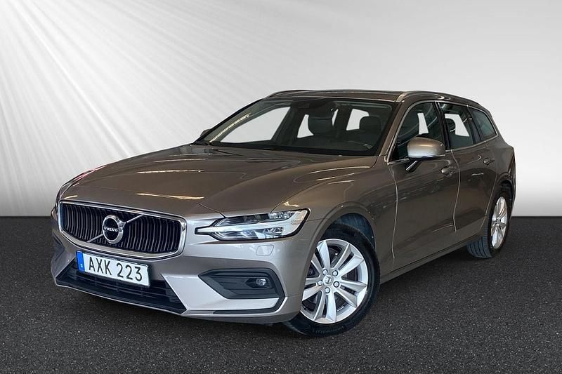 Grå Begagnad 2020 Volvo V60 Momentum Kombi | 214 400 kr (Superpris) - Bild 1/4