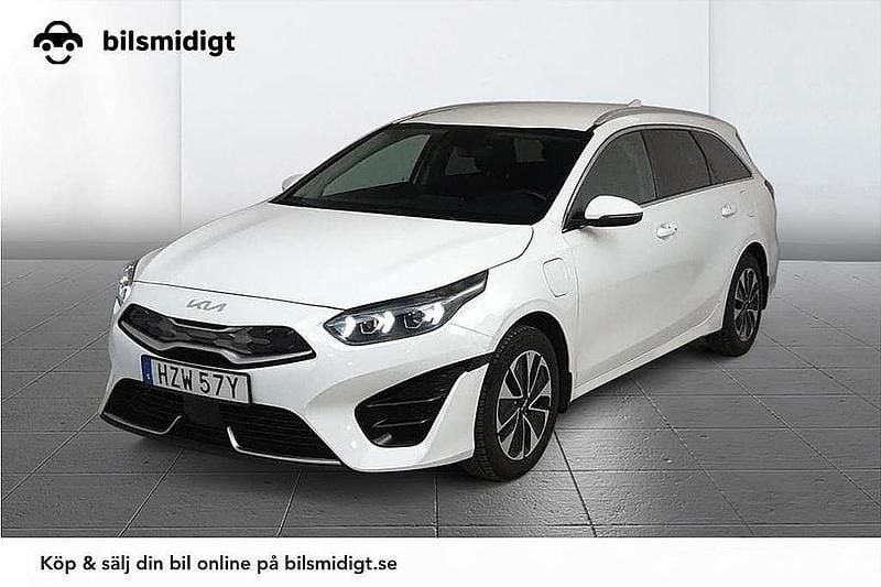 Vit Begagnad 2024 Kia Ceed Sportswagon Advance Kombi | 269 800 kr (Marknadspris) - Bild 1/3