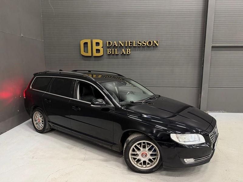 Svart Begagnad 2015 Volvo V70 Momentum Kombi | 89 800 kr (Bra pris) - Bild 1/4