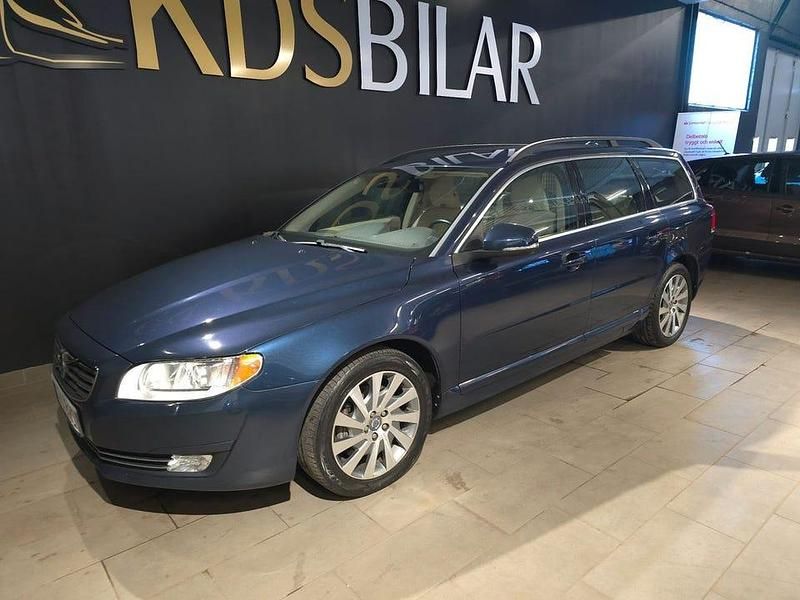 Begagnad Volvo V70 Momentum 215 HK (158 kW) 2014 Blå Kombi