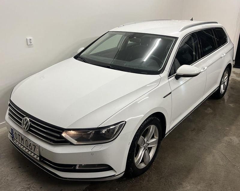 Begagnad VW Passat GT 190 HK (139 kW) 2015 Vit Kombi