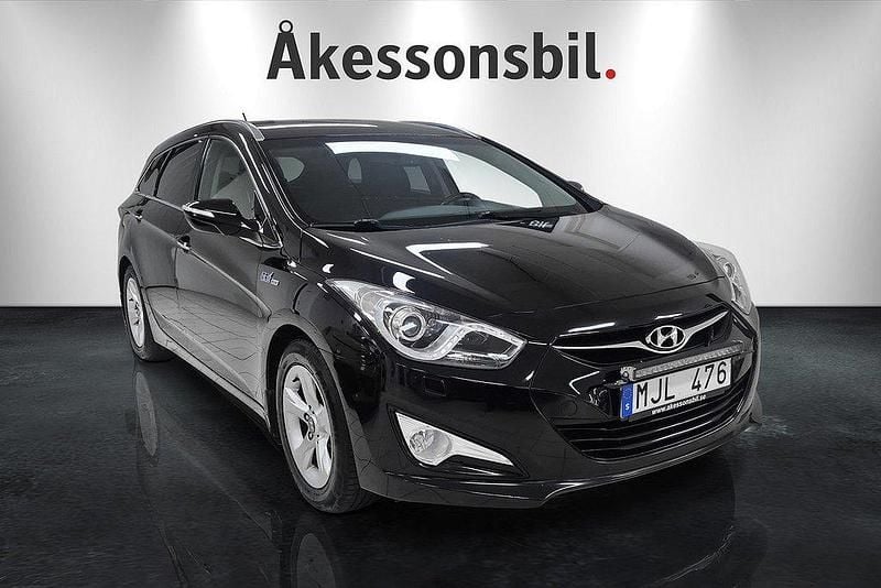 Svart Begagnad 2012 Hyundai i40 Kombi | 69 000 kr (Marknadspris) - Bild 1/4