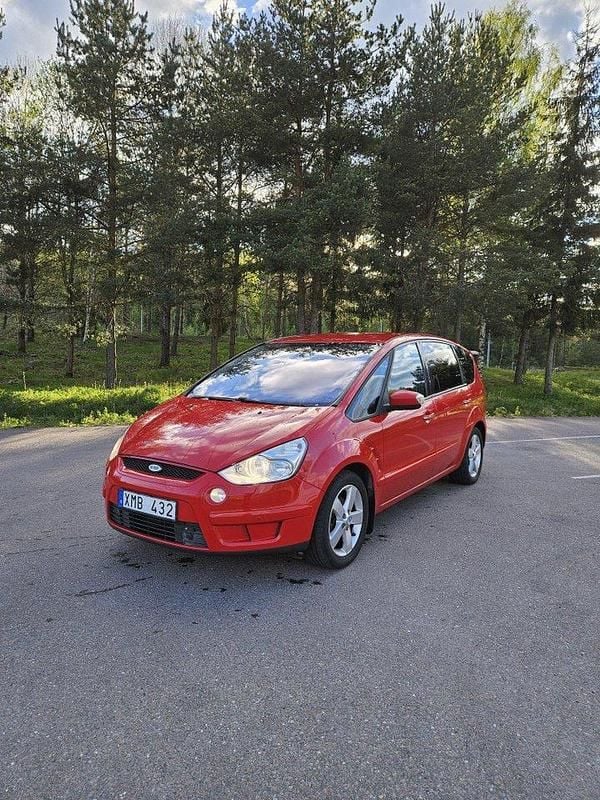 Röd Begagnad 2008 Ford S-MAX S Minibuss | 25 000 kr - Bild 1/4