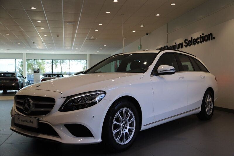Vit Begagnad 2020 Mercedes C180 Kombi | 229 000 kr (Superpris) - Bild 1/3