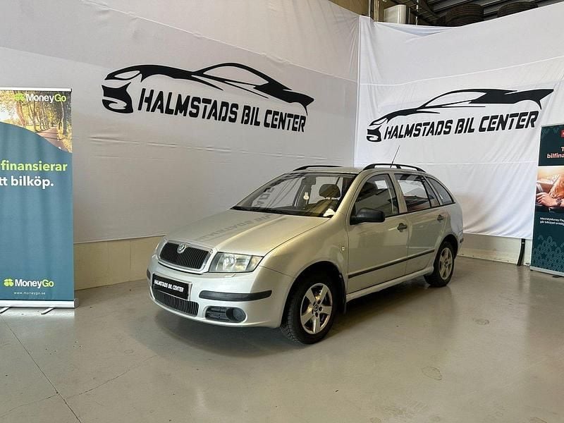 Silver Begagnad 2005 Skoda Fabia Kombi | 18 900 kr (Lite dyr) - Bild 1/4