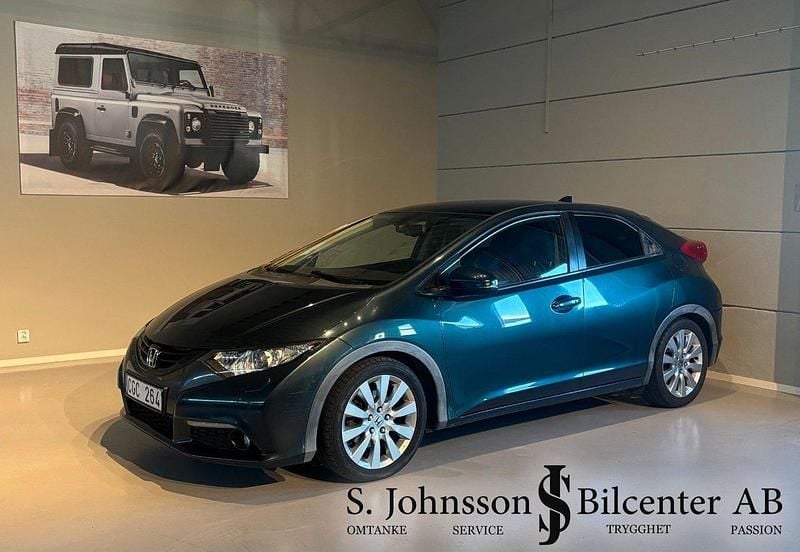 Mörkblå Begagnad 2012 Honda Civic Halvkombi | 99 900 kr (Marknadspris) - Bild 1/4