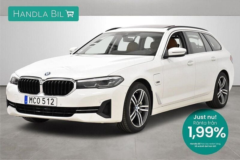Vit Begagnad 2022 BMW 530e Kombi | 349 900 kr (Bra pris) - Bild 1/3
