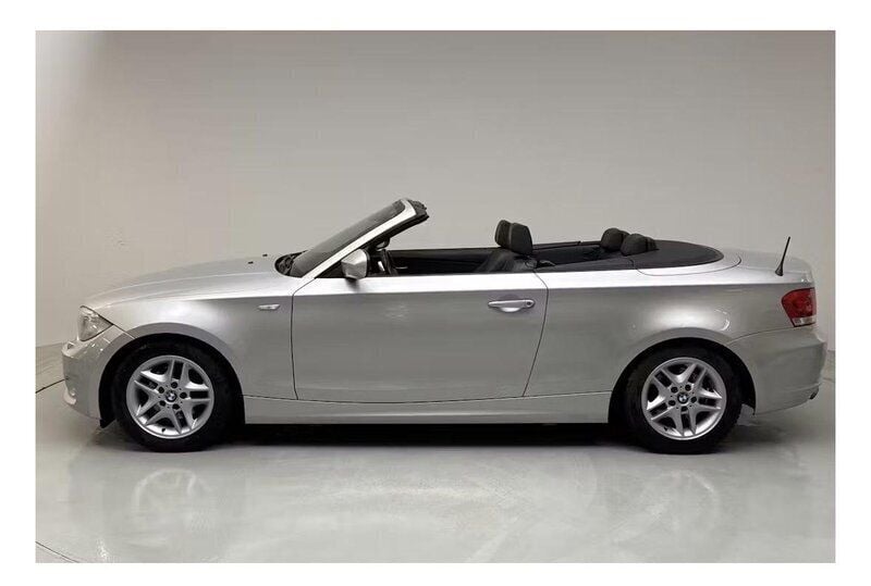 Grå Begagnad 2011 BMW 120 Cabriolet Advantage Cab | 109 000 kr (Superpris) - Bild 1/4