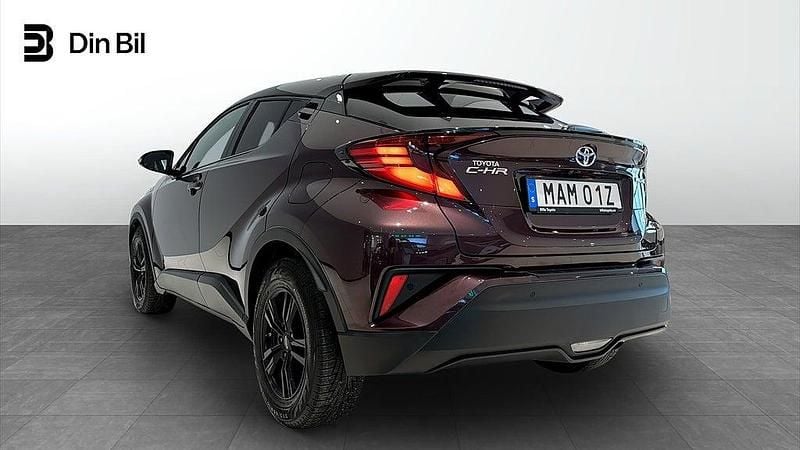 Begagnad Toyota C-HR 98 HK (72 kW) 2022 Lila metallic SUV