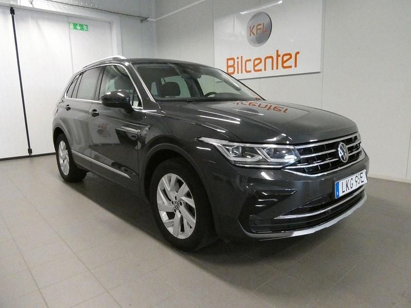 Grå Begagnad 2021 VW Tiguan Elegance SUV | 299 900 kr (Bra pris) - Bild 1/3