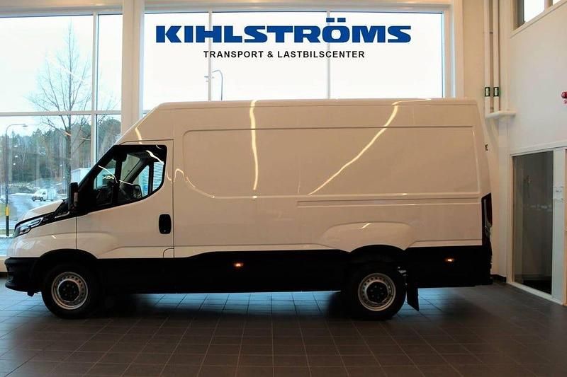 Vit Ny 2025 Iveco Daily Van | 786 250 kr - Bild 1/4