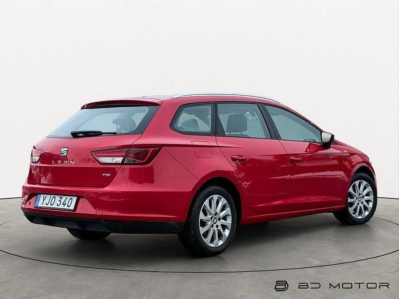 Begagnad Seat Leon ST Style 110 HK (80 kW) 2016 Röd Kombi