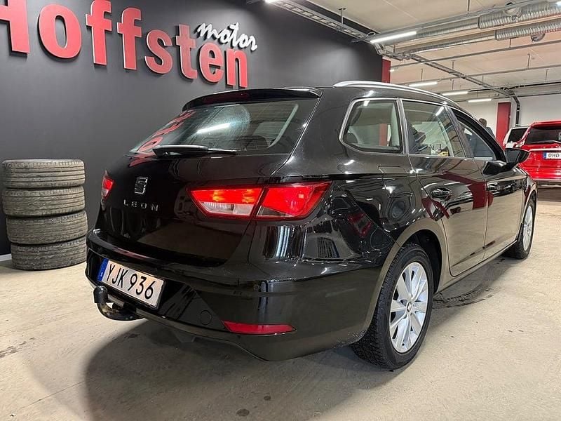 Begagnad Seat Leon ST Style 110 HK (80 kW) 2017 Svart Kombi