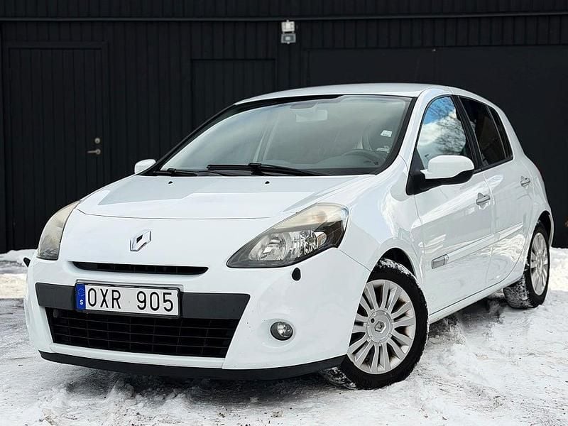 Begagnad Renault Clio R.S. 75 HK (55 kW) 2011 Vit Halvkombi