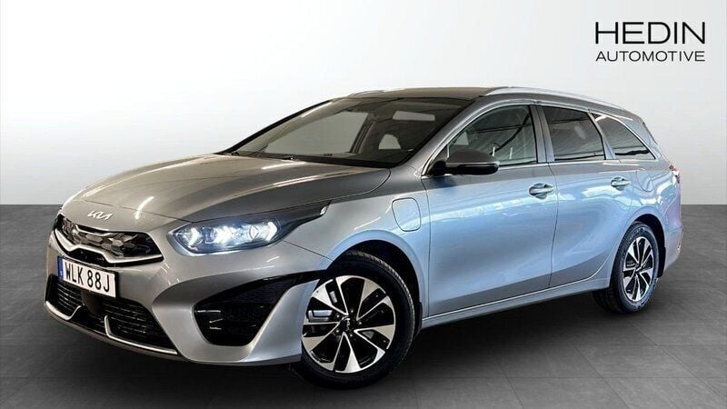 Grå (silver) Begagnad 2022 Kia Ceed Sportswagon Advance Kombi | 239 900 kr (Bra pris) - Bild 1/4