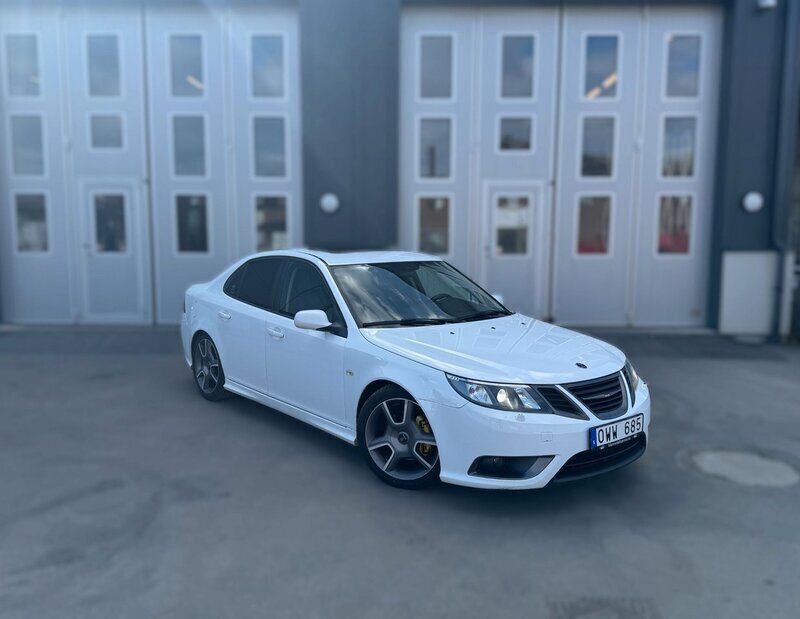 Vit Begagnad 2010 Saab 9-3 Aero Sedan | 79 900 kr (Dyr) - Bild 1/4