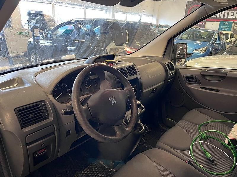 Begagnad Peugeot Expert 128 HK (94 kW) 2012 Vit Van