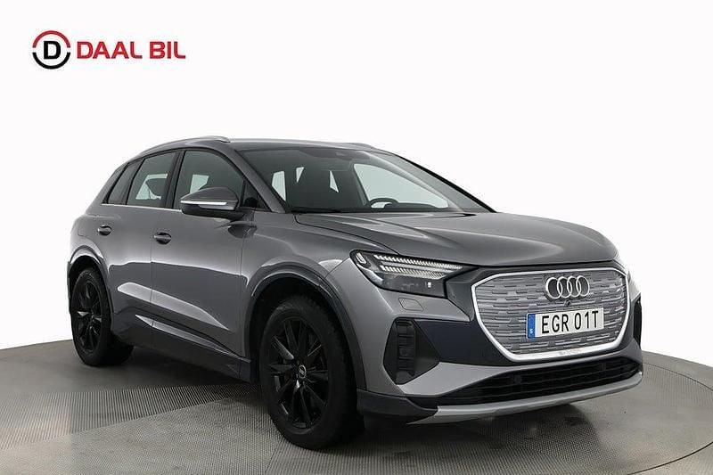 Begagnad Audi Q4 e-tron Advanced 219 kW (299 HK) 2023 Grå SUV
