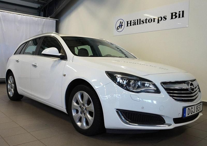 Vit Begagnad 2014 Opel Insignia Kombi | 79 900 kr (Marknadspris) - Bild 1/4