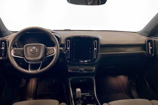 Begagnad Volvo XC40 Single Motor 175 kW (238 HK) 2023 Svart SUV