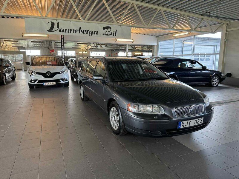 Grå Begagnad 2005 Volvo V70 Business Edition Kombi | 37 500 kr (Dyr) - Bild 1/4