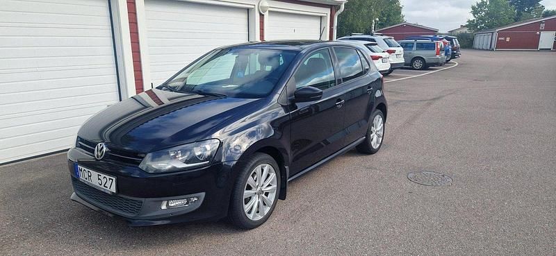 Svart Begagnad 2012 VW Polo Halvkombi | 52 000 kr (Marknadspris) - Bild 1/4