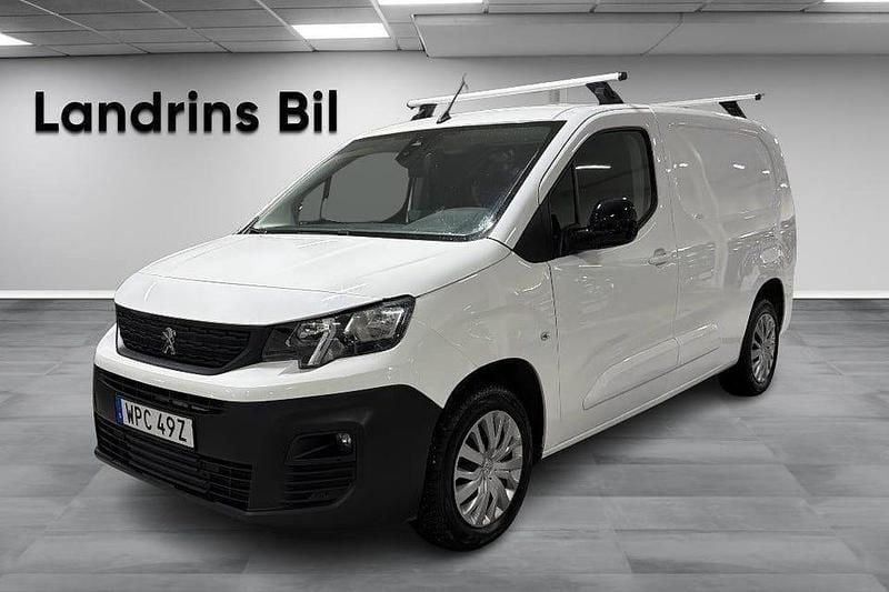 Vit Begagnad 2022 Peugeot Partner Minibuss | 239 900 kr (Dyr) - Bild 1/4