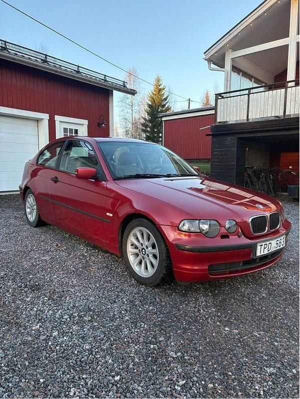 Begagnad 2003 BMW 316 Compact Halvkombi | 31 500 kr (Marknadspris) - Bild 1/4