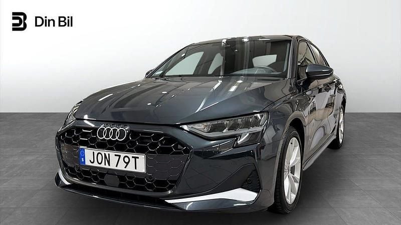 Begagnad Audi A3 Advanced 150 HK (110 kW) 2025 Manhattangrå metallic Sedan