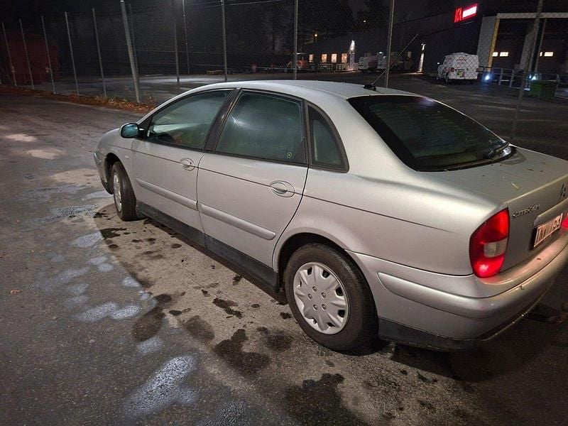 Silver Begagnad 2003 Citroën C5 Halvkombi | 19 500 kr (Marknadspris) - Bild 1/4