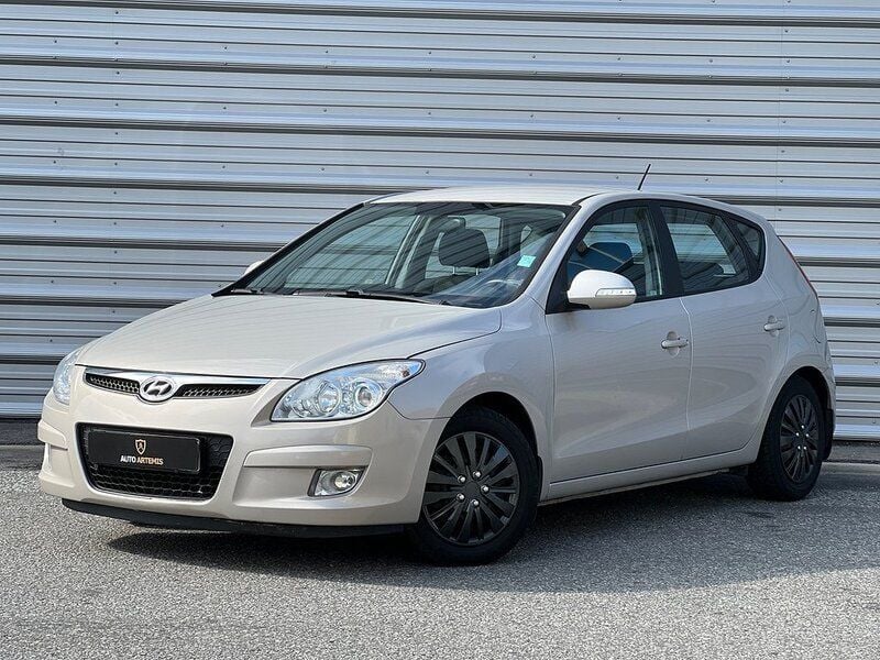 Silver Begagnad 2008 Hyundai i30 Halvkombi | 39 900 kr (Marknadspris) - Bild 1/4