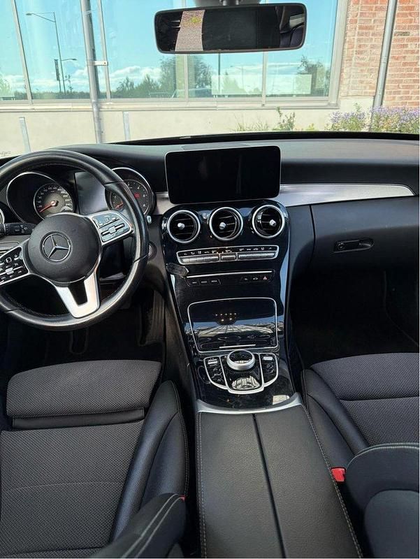 Svart Begagnad 2020 Mercedes C200 Avantgarde Kombi | 220 000 kr (Marknadspris) - Bild 1/4