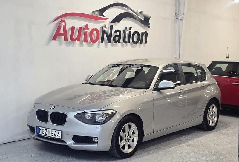 Begagnad BMW 116 116 HK (85 kW) 2012 Silver Halvkombi