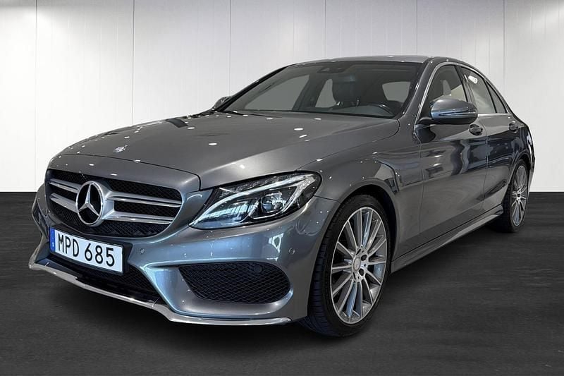 Grå (grey) Begagnad 2017 Mercedes C220 AMG Sedan | 249 900 kr (Marknadspris) - Bild 1/4