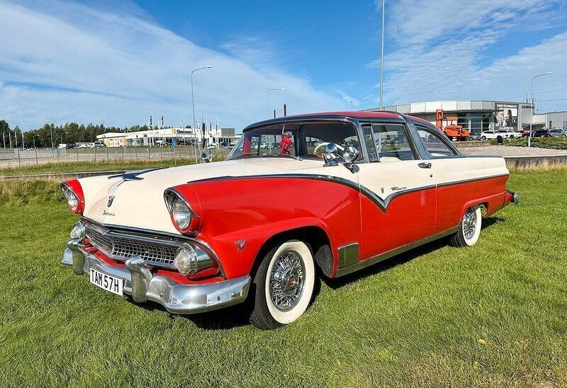 Flerfärgad Begagnad 1955 Ford Fairlane Sedan | 325 000 kr - Bild 1/4
