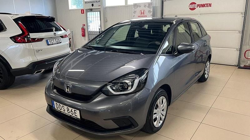 Mörkgrå (grå) Begagnad 2022 Honda Jazz Comfort Halvkombi | 189 000 kr (Bra pris) - Bild 1/4