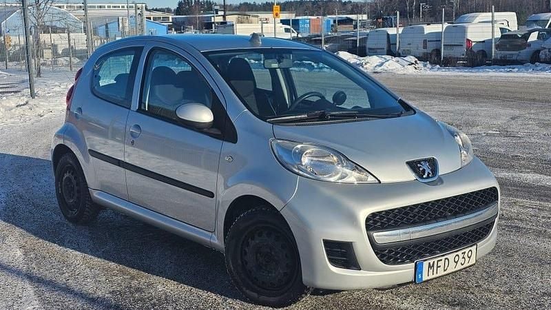 Begagnad Peugeot 107 68 HK (50 kW) 2012 Halvkombi