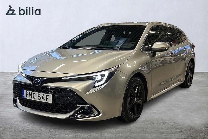 Begagnad Toyota Corolla Style 141 HK (103 kW) 2024 Silver Kombi