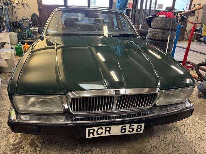 Begagnad Jaguar XJ Sovereign 185 HK (136 kW) 1988 Grön Sedan