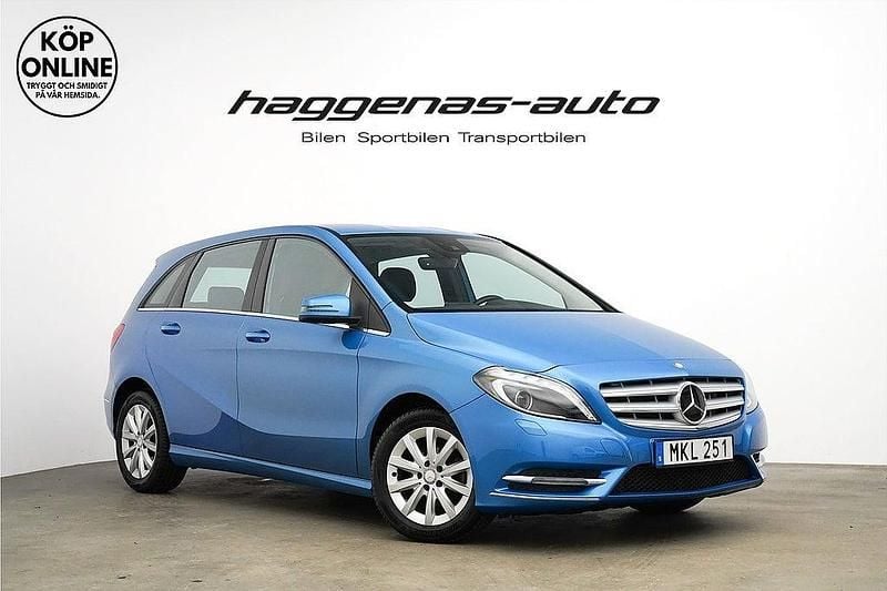 Blå Begagnad 2014 Mercedes B180 Minibuss | 134 900 kr (Marknadspris) - Bild 1/4