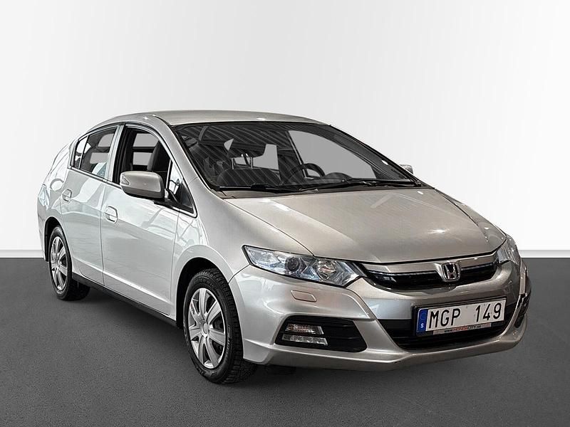 Begagnad Honda Insight 103 HK (75 kW) 2012 Silver Sedan