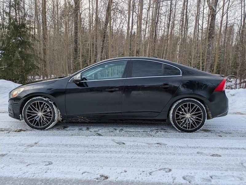 Begagnad Volvo S60 R-Design 329 HK (241 kW) 2013 Sedan