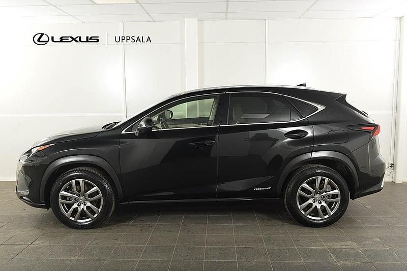 Begagnad Lexus NX300h Executive Line 155 HK (114 kW) 2020 Svart SUV
