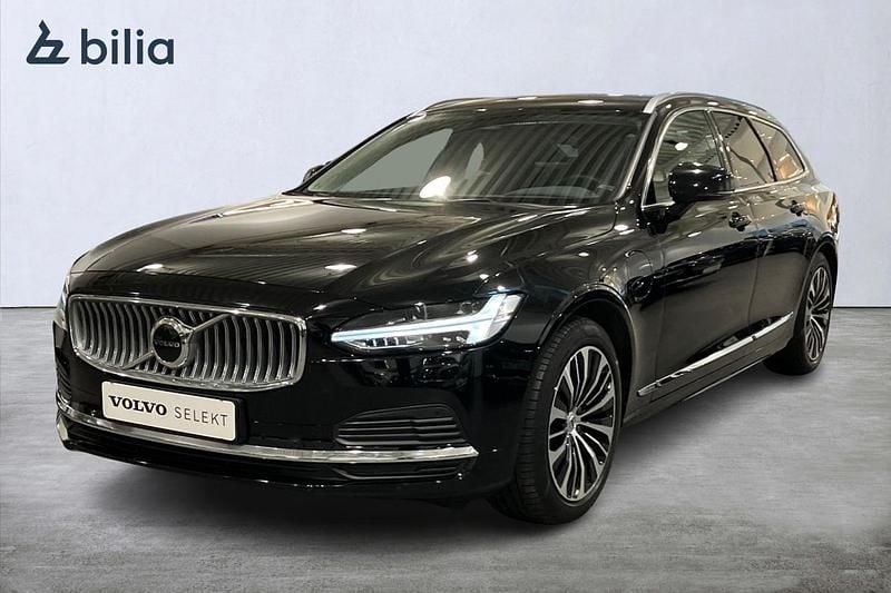 Begagnad Volvo V90 Core 253 HK (186 kW) 2022 Svart Kombi